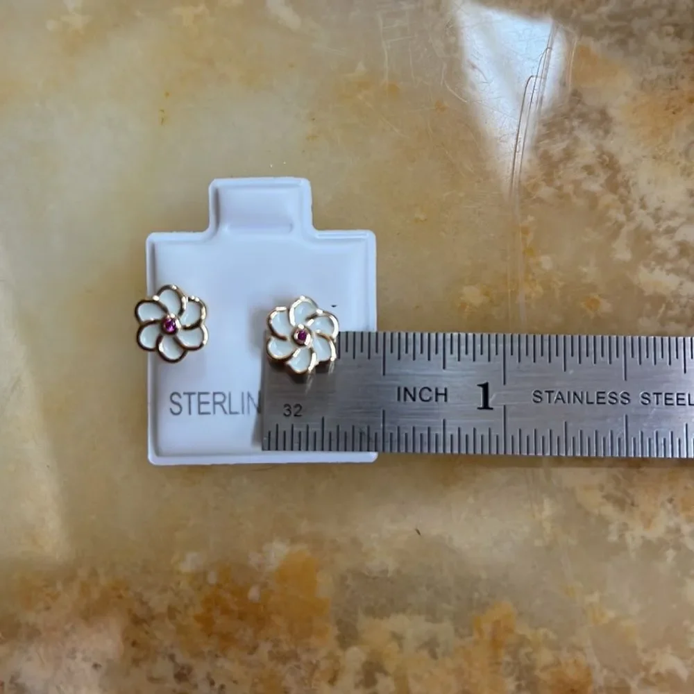 Kids girls Flower Stud Earrings 14k gold plated!.